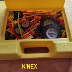 Malette rempli de K'nex